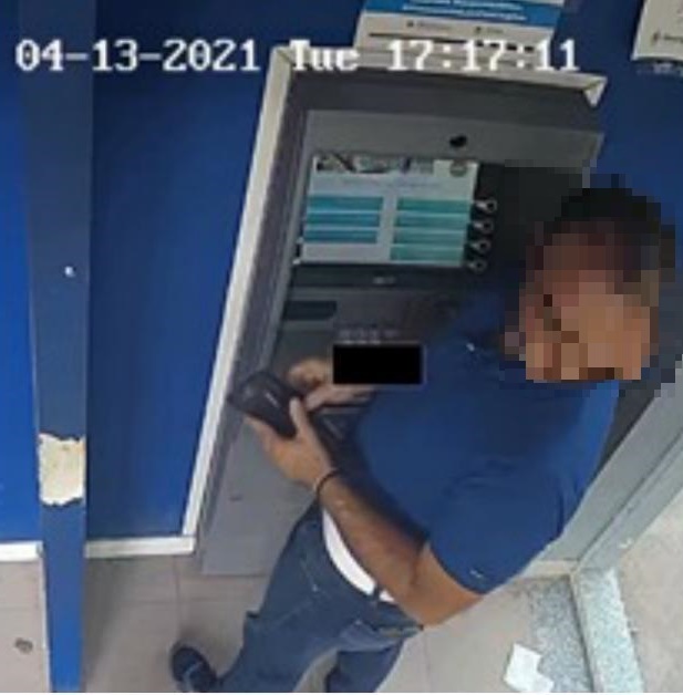 Aprovechó el olvido de una tarjeta en el cajero y se hizo una transferencia